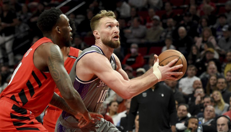 Sabonis palīdz lauzt lāstu: "Kings" pirmo reizi kopš 2006. gada spēlēs play-off