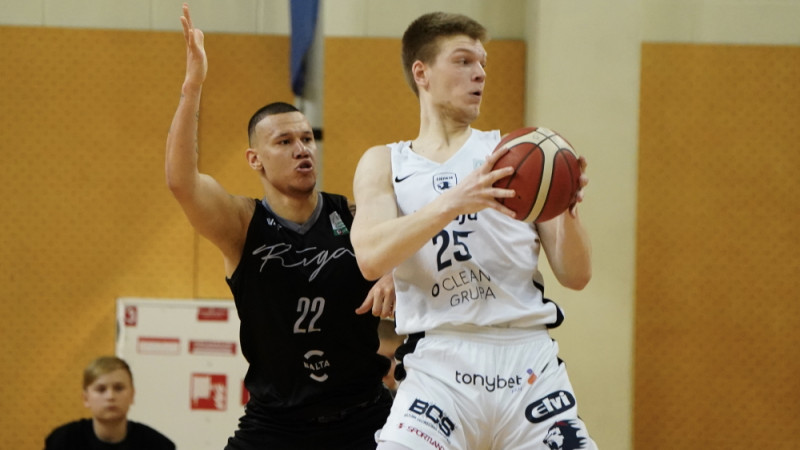 "Liepāja" šokē Daugavpilī un piespiež čempionus pie sienas
