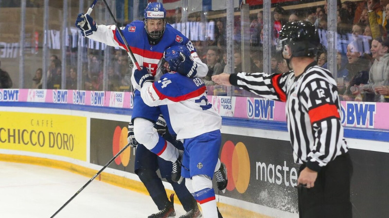 Slovākija pēc 20 gadu pārtraukuma sasniedz pasaules U18 meistarsacīkšu pusfinālu