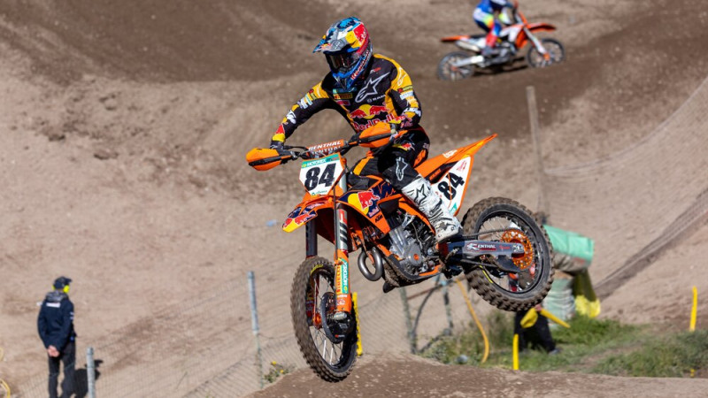 Nīderlandietis Herlingss triumfē MXGP piektajā posmā Portugālē