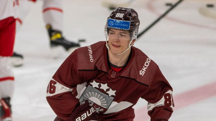 Latvijas izlasi pamet Šveices uzbrucējs Melnalksnis un NCAA aizsargs Bergmanis
