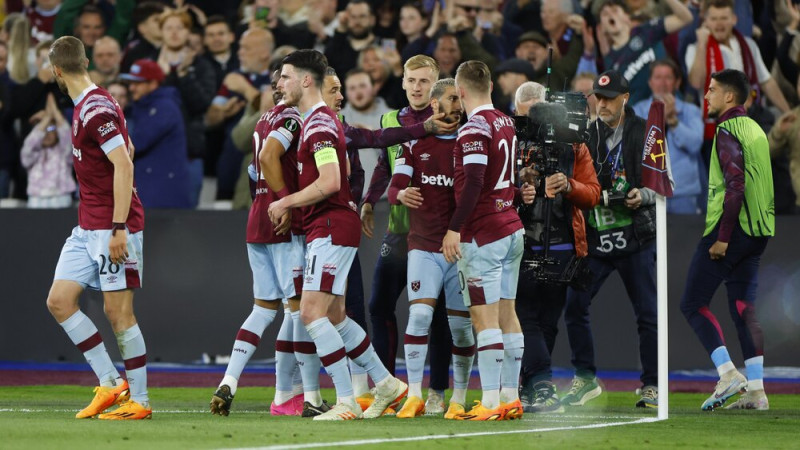 ''West Ham'' atspēlējas un uzvar, ''Basel'' galotnē izrauj uzvaru Florencē