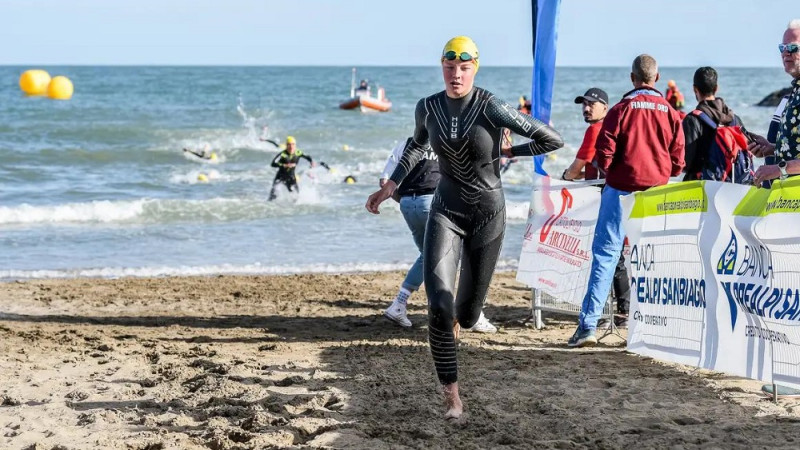 Triatloniste Jansone iekļūst finālā un sasniedz Top20 Eiropas junioru kausā Itālijā