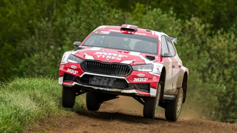 Sesks/Francis ar čempionu cienīgu sniegumu "Rally Poland" vadībā