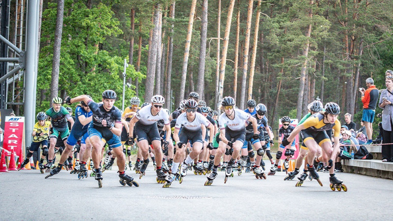 Latvijas čempioni Znotiņš un Priedīte uzvar "Skobox balvas" 2. posmā skrituļslidošanā