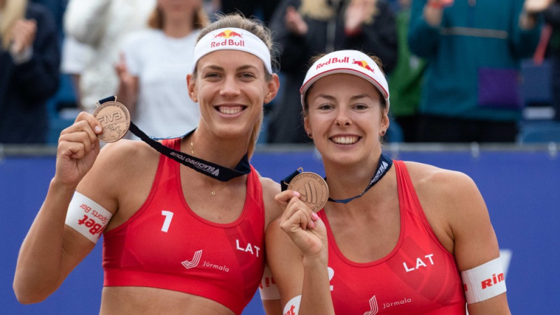 Jūrmalas bronzas medaļnieces Graudiņa un Samoilova atkāpjas "entry" rangā