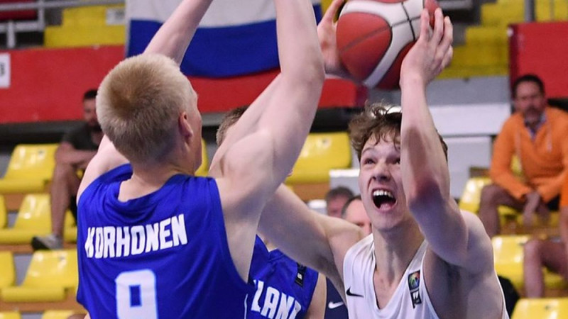 Pateicoties Nīderlandes zaudējumam, Latvijas U20 izlase saglabā izredzes