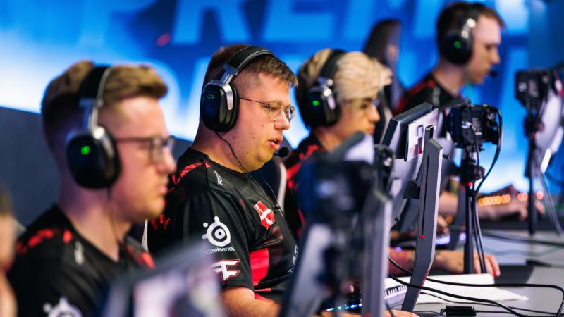 Latviešu esportistu mačā "FaZe" ar karrigan priekšgalā revanšējas "Liquid"