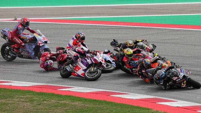 Bastianini jāizlaiž trīs "MotoGP" posmi, Banjaja varēs startēt jau šonedēļ