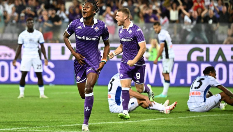 Piecu vārtu spēlē ''Fiorentina'' izcīna otro uzvaru sezonā