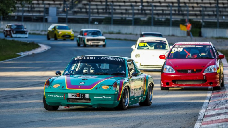 100 minūšu braucienā Biķerniekos triumfē Mežaks ar īpašu "Porsche 914"