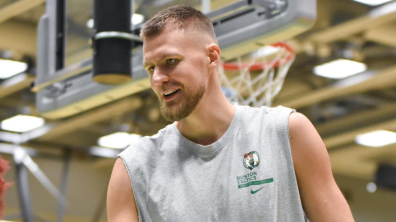 Porziņģis pirmo reizi kopš pēdas savainojuma aizvadījis komandas treniņu