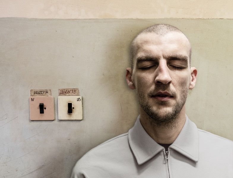 Liepājas teātrī top dokumentāla izrāde „Gaišās naktis”