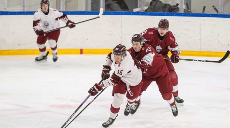 Latvijas U20 izlase aizvada savstarpējo spēli, vārtus guvušais Dommers uz PČ nebrauks