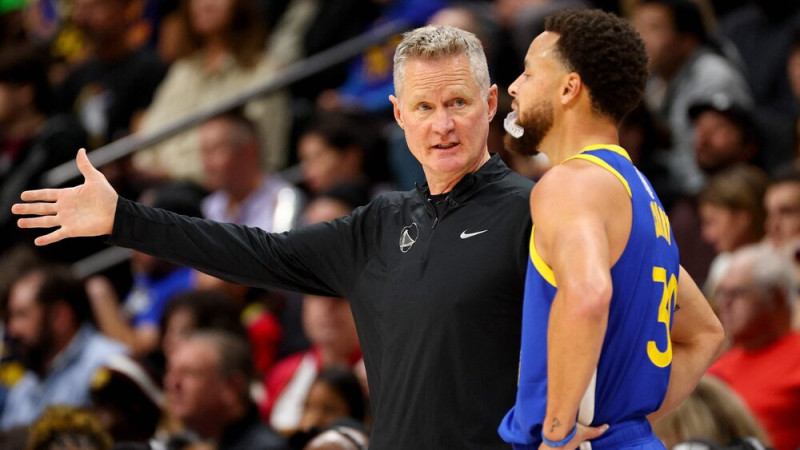 Apmaksātākais treneris NBA vēsturē: Kers pagarina līgumu ar ''Warriors''