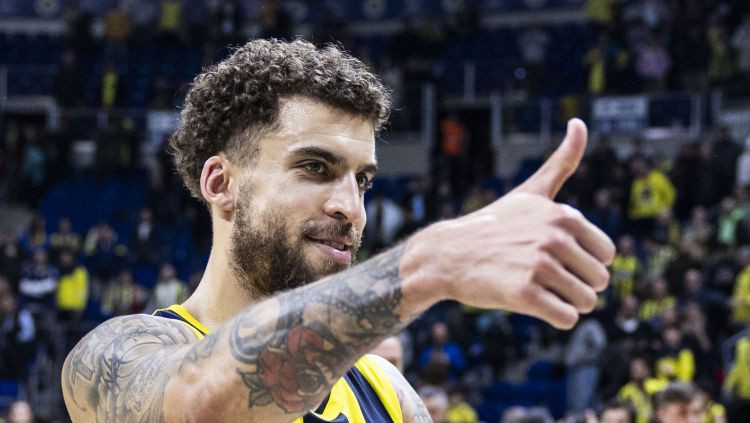 EL čempione ''Fenerbahce'' pagarinās līgumu ar sezonu teju pilnībā izlaidušo Vilbekinu