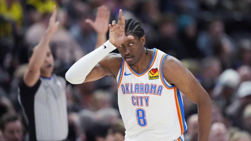 "Thunder" bez Bertāna uzvar Jūtā, panākums arī Rietumu līderei Minesotai