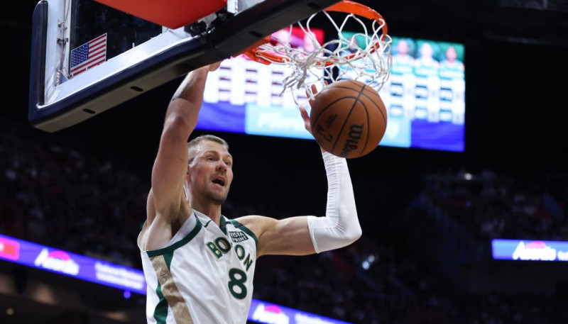 Porziņģa ''Celtics'' sāks piecu maču izbraukumu, Bļugers viesosies Losandželosā