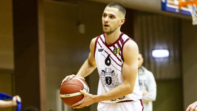 Šukteris tuvu triple-double, RSU/VEF kausa otro kārtu sāk ar 100 punktiem Cēsīs