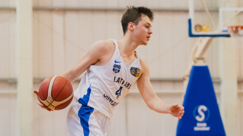 LU jaunā maiņa uzvar pamattunrīa noslēgumā un gaida čempionu izaicinājumu
