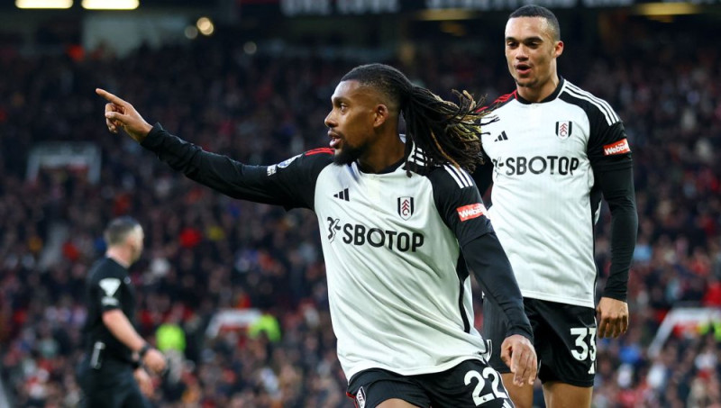 ''Fulham'' ar vārtiem mača izskaņā sagādā ''United'' pirmo neveiksmi 2024. gadā