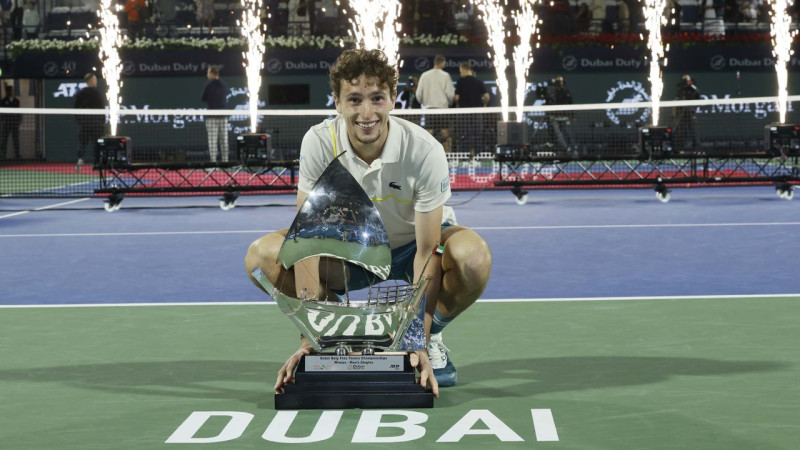Embērs triumfē Dubaijā, izcīnot karjeras otro "ATP 500" titulu