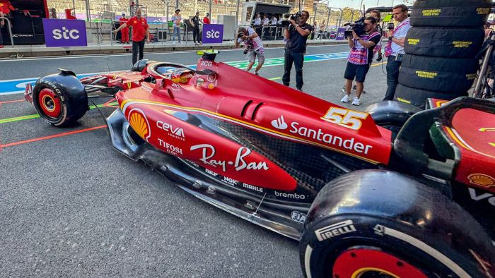 Sainsam konstatē apendicītu, "Ferrari" komandā startēs F2 pilots Bērmans