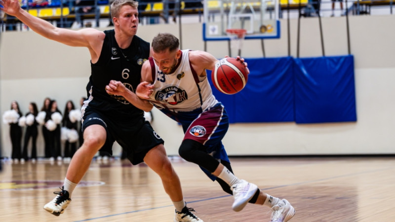 Favorīte "Jelgava" izgāž izslēgšanas spēļu pirmo cīņu pret valmieriešiem
