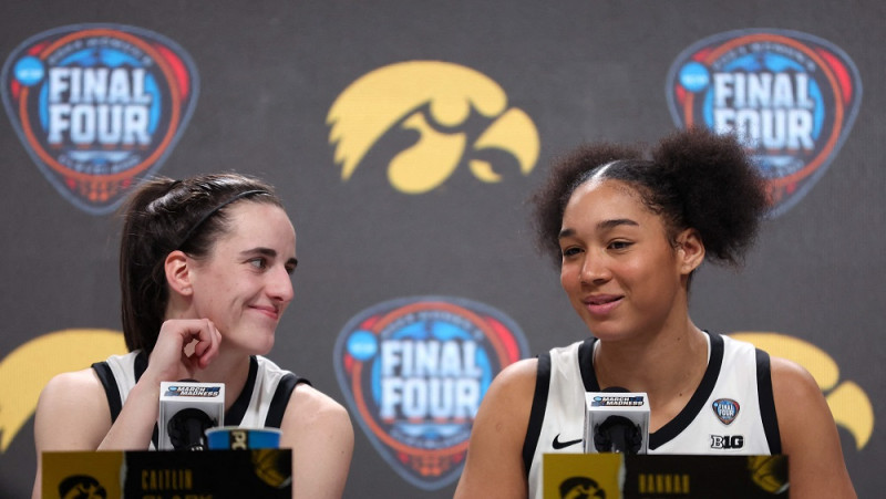 Pretrunīga piezīme uzbrukumā palīdz "Iowa" iekļūt NCAA čempionāta finālā