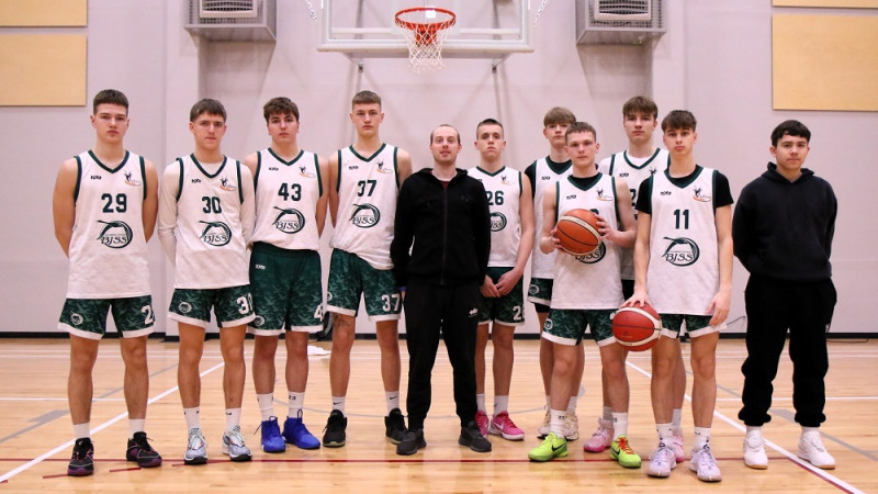 Oskaram Vīksnam "dubults", Gulbenes U16 puiši pirmo reizi uzvar LJBL čempionātā