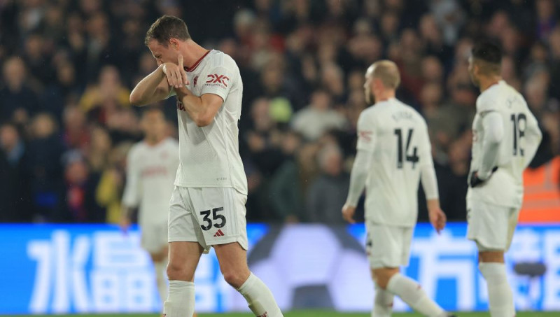 Traumu vajātā ''United'' ielaiž četrus pret ''Crystal Palace''