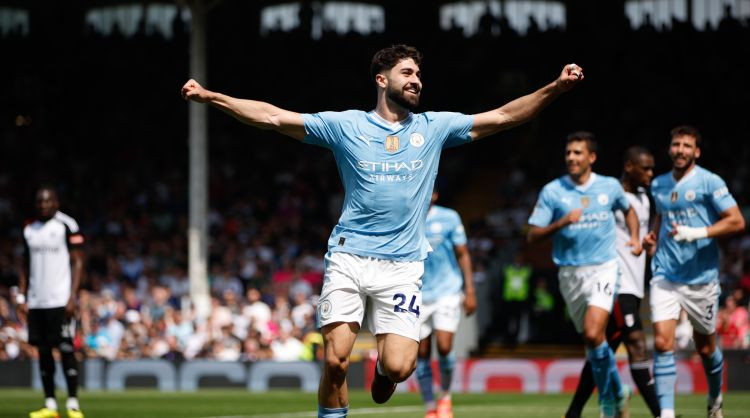 Aizsargam Gvardiolam divi vārti Londonā, "Manchester City" izslēdz Liverpūli no titulcīņas