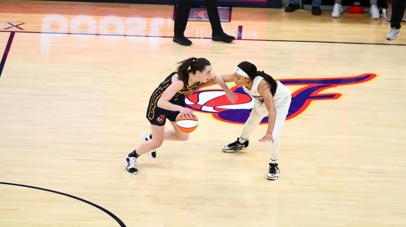 Kur ir mana lidmašīna? WNBA klubi pārsēžas uz līgumreisiem