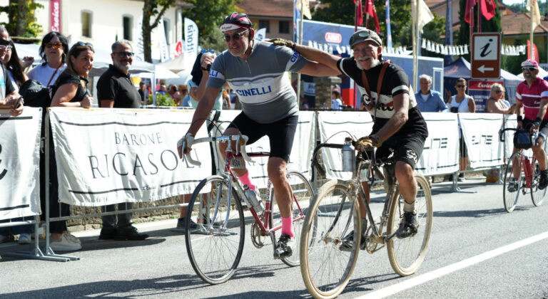 Kad galvenais ir braukšanas prieks, nevis sacensība. Roberta Zīles vaļasprieks – “L’Eroica” velobraucieni