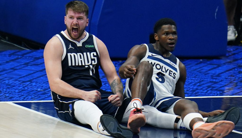 Dončičam un Ērvingam kopā 66 punkti, "Timberwolves" nonāk bezdibeņa malā