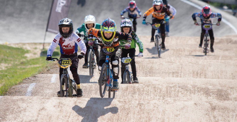 Tukumā svelmainos laika apstākļos aizvadīts “Crystal Dent” BMX LK 2. posms