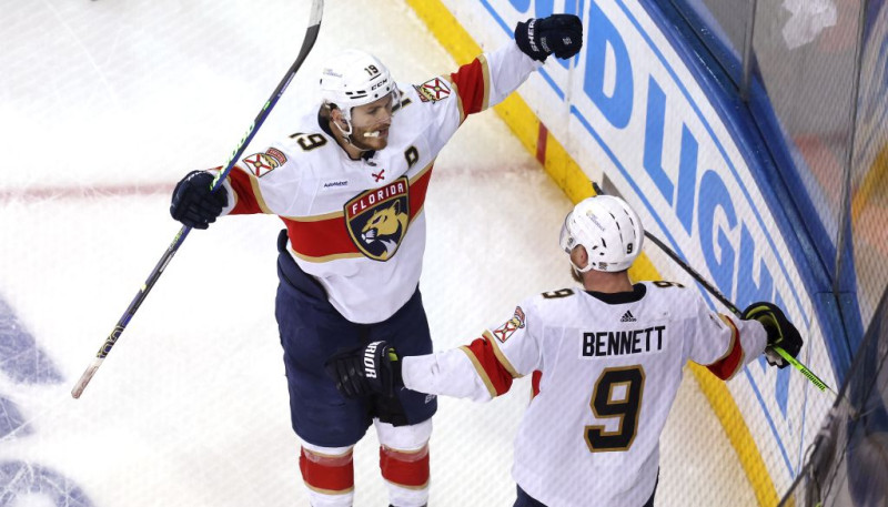 "Panthers" uzveic "Rangers" un pietuvojas Stenlija kausa finālam