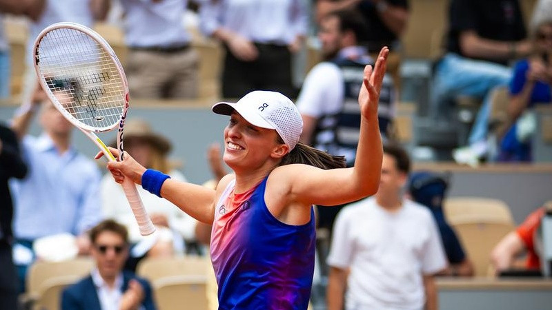 Gofa un Švjonteka iekļūst "French Open" pusfinālā
