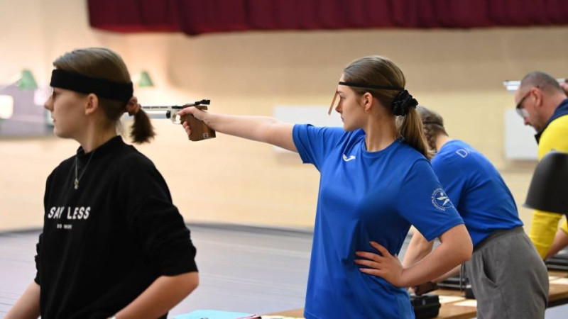 Dvaršķe triumfē Eiropas junioru čempionātā šaušanā 25 metru distancē