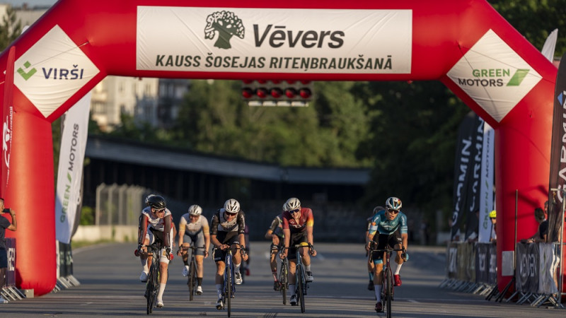 "Vēvers kausā" kupls dalībnieku skaits, grupas braucienā uzvar Klismets un olimpiete Baleišite