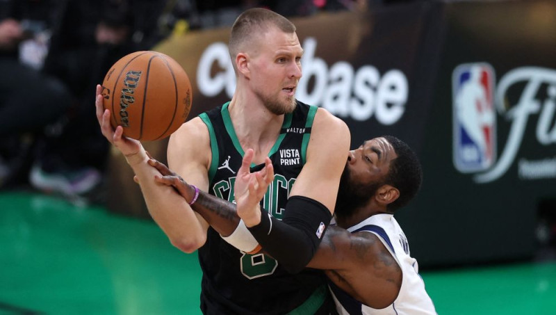 Porziņģa dalība NBA fināla trešajā spēlē uz jautājuma zīmes