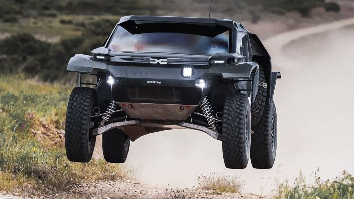 Lēbs un Al-Atija aizvadījuši jaunā 'Dacia' rallijreida auto pirmos testus