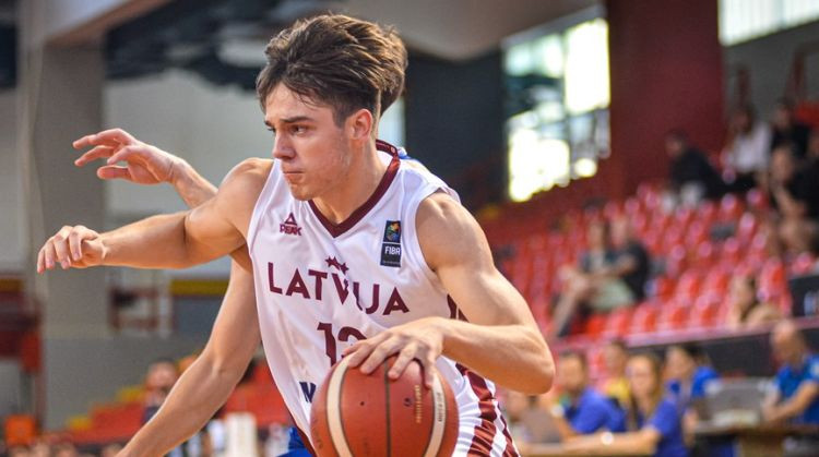 Latvijas U-20 basketbolisti pārbaudes mačā piekāpjas Lietuvai
