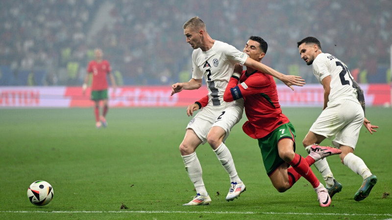 Ronaldu neiesit pendeli, sīkstie slovēņi pret Portugāli atduras 11 metru sitienu sērijā