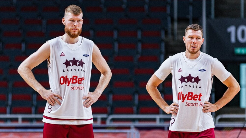 Brāļi Bertāni ziedos 100 eiro par katru skolas precīzo trīspunktu metienu