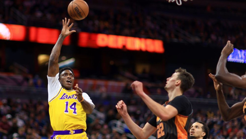 Par Šmita komandas biedru Stambulā kļūst 456 spēles NBA aizvadījušais Džonsons
