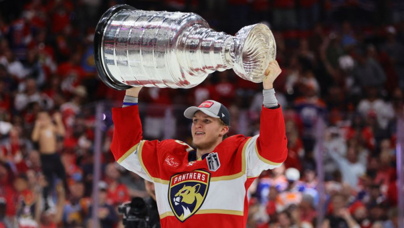 Balinska ''Panthers'' notur Lundelu un piesaista aizsargu, komandu pamet Tarasenko