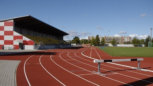 Vējš norāvis Bauskas stadiona manēžas jumtu