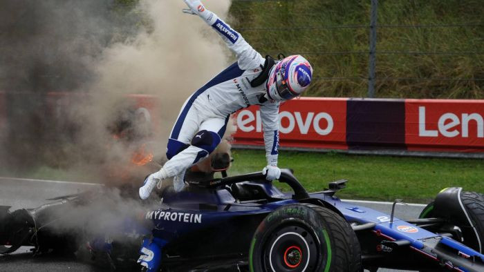 Sardžents piedzīvo lielu avāriju Holandes GP noslēdzošajā treniņā
