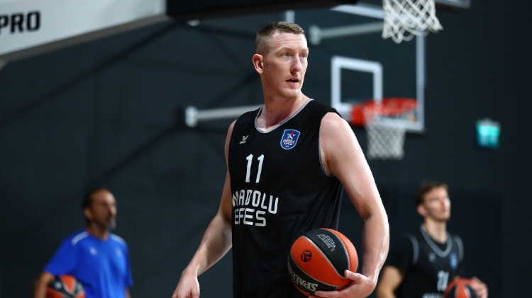Šmits ārpus pieteikuma "Anadolu Efes" uzvarā